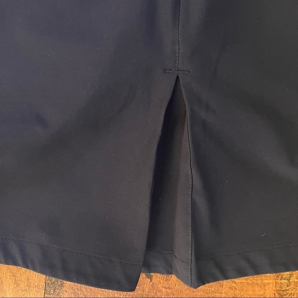 Under Armour activewear skirt w/ built in shorts navy blue Sz 8 - Picture 5 of 8